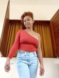 Profil de Luciennie Urssie, une femme célibataire de 30 ans à Maroantsetra