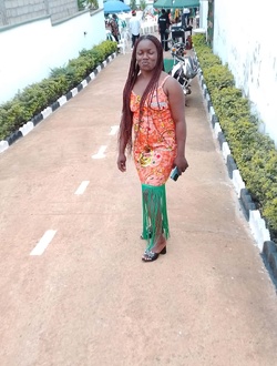 Profil de Blessing, une femme célibataire de 27 ans à Yaoundé