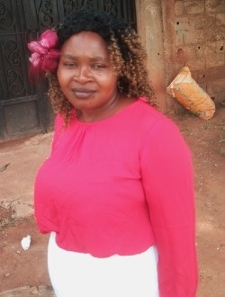 Profil de Rosalie, une femme célibataire de 40 ans à Yaoundé