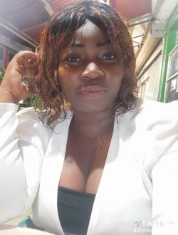 Profil de Rosine, une femme célibataire de 31 ans à Yaoundé