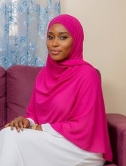 Profil de Maï, une femme célibataire de 30 ans à Dakar
