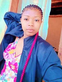 Profil de Michelle, une femme célibataire de 23 ans à Yaoundé