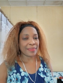 Profil de Benie, une femme célibataire de 50 ans à Kinshasa