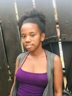 Profil de Amelia, une femme célibataire de 28 ans à Antalaha