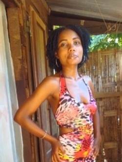 Profil de Clara, une femme célibataire de 29 ans à Antalaha