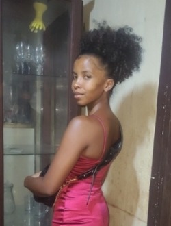 Profil de Elina, une femme célibataire de 24 ans à Antalaha