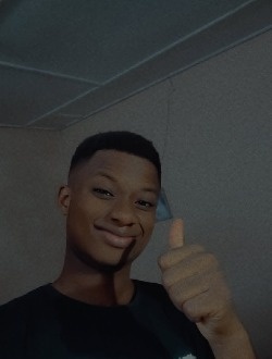 Profil de Emmanuel, un homme célibataire de 23 ans à Abidjan
