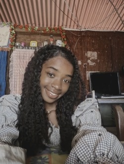 Profil de Mayrah, une femme célibataire de 20 ans à Adaboroa