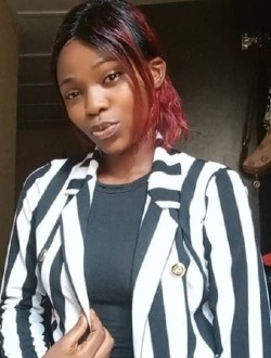 Profil de Chlowé, une femme célibataire de 25 ans à Abang II