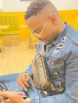 Profil de Abdoul Aziz, un homme célibataire de 41 ans à Bazouges-sur-le-Loir