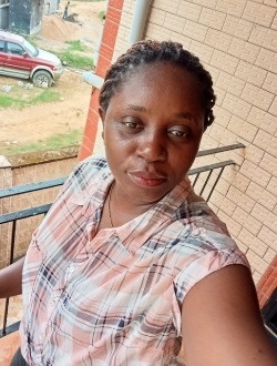 Profil de Flore, une femme célibataire de 38 ans à Abang