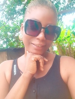 Profil de Ange Estelle, une femme célibataire de 38 ans à Abi