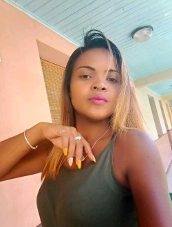 Profil de Sarah, une femme célibataire de 34 ans à 67 Ha