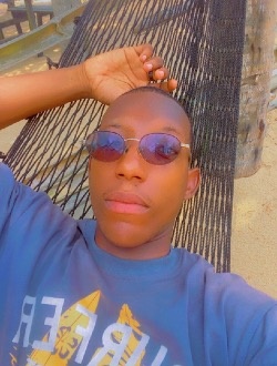 Profil de Josias, un homme célibataire de 29 ans à Abidjan