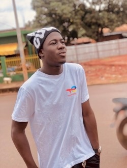 Profil de Yannick, un homme célibataire de 21 ans à Abiaté I