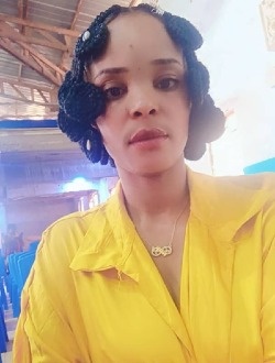 Profil de Christelle, une femme célibataire de 32 ans à Yaoundé