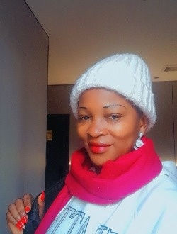 Profil de Sylviane, une femme célibataire de 45 ans à Yaoundé