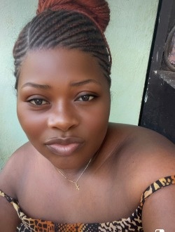 Profil de Mercia, une femme célibataire de 33 ans à Yaoundé
