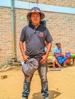 Profil de Hasina Santatra, un homme célibataire de 35 ans à Alakamisy-Ambohimaha