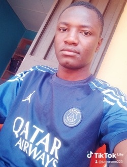 Profil de Zie Djakaridja Junior, un homme célibataire de 22 ans à Korhogo