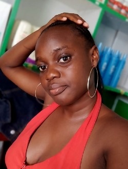 Profil de Nina, une femme célibataire de 21 ans à Cotonou