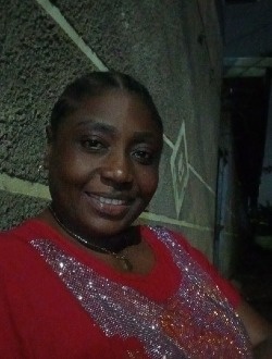 Profil de Sophie, une femme célibataire de 43 ans à Douala