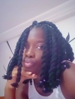 Profil de Astride, une femme célibataire de 24 ans à Abidjan