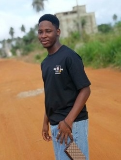 Profil de Ange, un homme célibataire de 23 ans à Abidjan