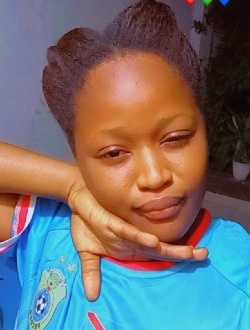 Profil de Djefing, une femme célibataire de 22 ans à Kinshasa