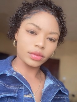 Profil de Vanessa, une femme célibataire de 26 ans à Kinshasa