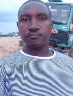 Profil de Derrick, un homme célibataire de 46 ans à Douala
