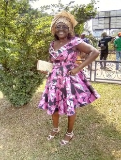 Profil de Augustine, une femme célibataire de 55 ans à Douala