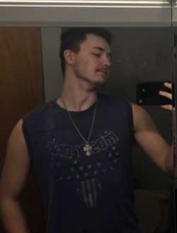 Profil de Smith, un homme célibataire de 18 ans à Grass Valley