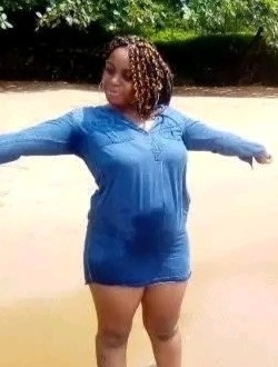 Profil de José, une femme célibataire de 33 ans à Douala