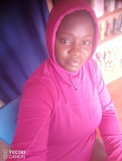 Profil de Maïmouna, une femme célibataire de 33 ans à Yaoundé