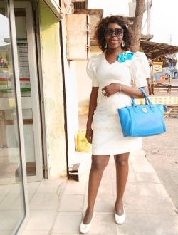 Profil de Huguette, une femme célibataire de 38 ans à Douala