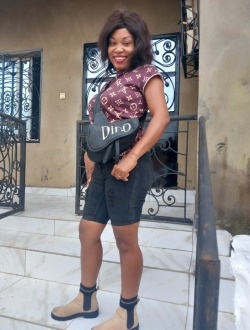 Profil de Beline, une femme célibataire de 44 ans à Abang