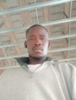 Profil de Apollinaire, un homme célibataire de 28 ans à Lomé