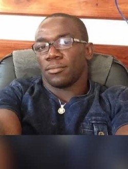 Profil de Yves Laurent, un homme célibataire de 40 ans à Douala