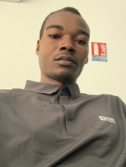 Profil de Ibrahima, un homme célibataire de 28 ans à Abattoirs