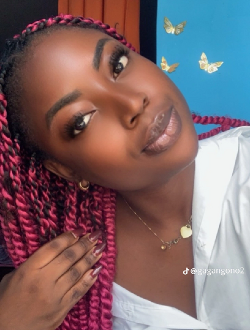 Profil de Lynsey, une femme célibataire de 26 ans à Yaoundé