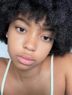 Profil de Larissa, une femme célibataire de 26 ans à 1ER Arrondissement