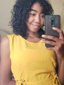 Profil de Julia, une femme célibataire de 24 ans à Mahajanga