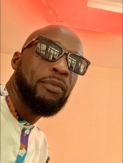Profil de Loulou, un homme célibataire de 41 ans à Petit Abidjan-Youkou