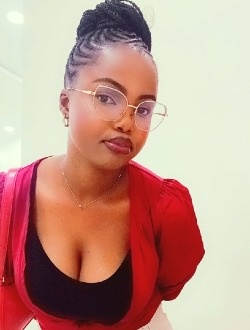 Profil de Mel, une femme célibataire de 25 ans à Abidjan