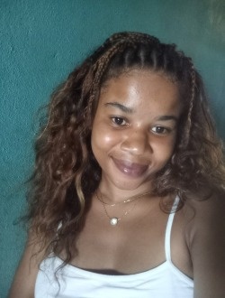 Profil de Kayra, une femme célibataire de 22 ans à 1ER Arrondissement