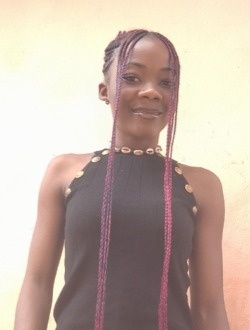 Profil de Ariane, une femme célibataire de 25 ans à Yaoundé