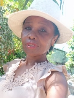 Profil de Edwige, une femme célibataire de 56 ans à Andranombilo-Antsirasira