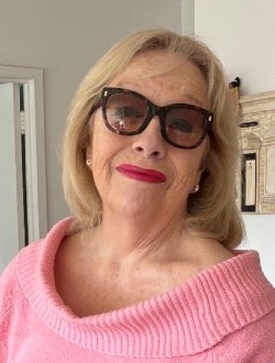 Profil de Nicole, une femme célibataire de 74 ans à Côte-des-Neiges - Notre-Dame-de-Grâce