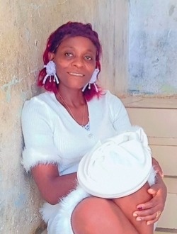 Profil de Deborah, une femme célibataire de 42 ans à Douala